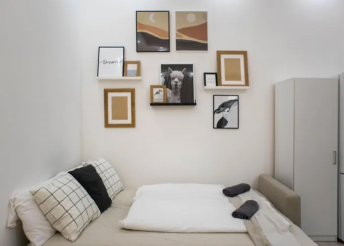Magpie Apartment