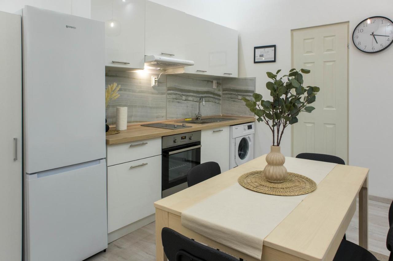 Magpie Apartment